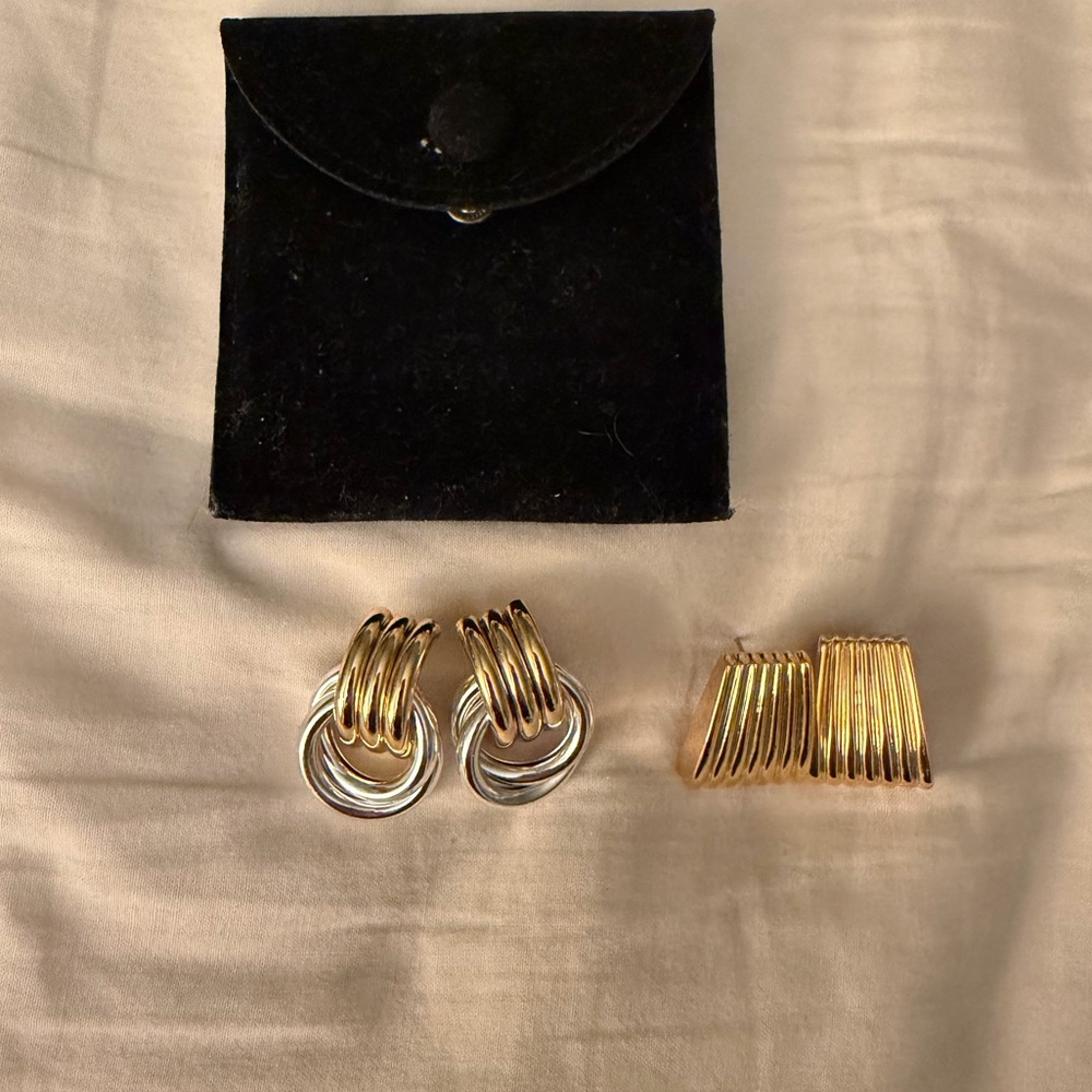 2 pairs of Heaven Mayhem: Mini Knot Earrings + Ribbed Earrings